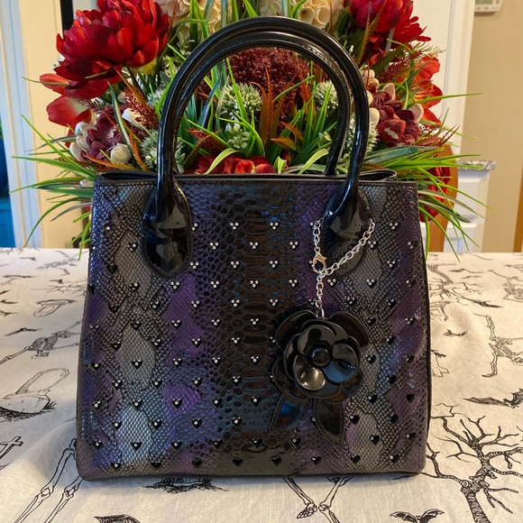 Purse - Picture 1 of 3